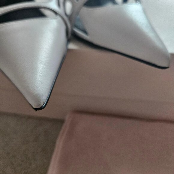 Sergio Rossi White Pumps - Twisted Cutout Design - Picture 3 of 9